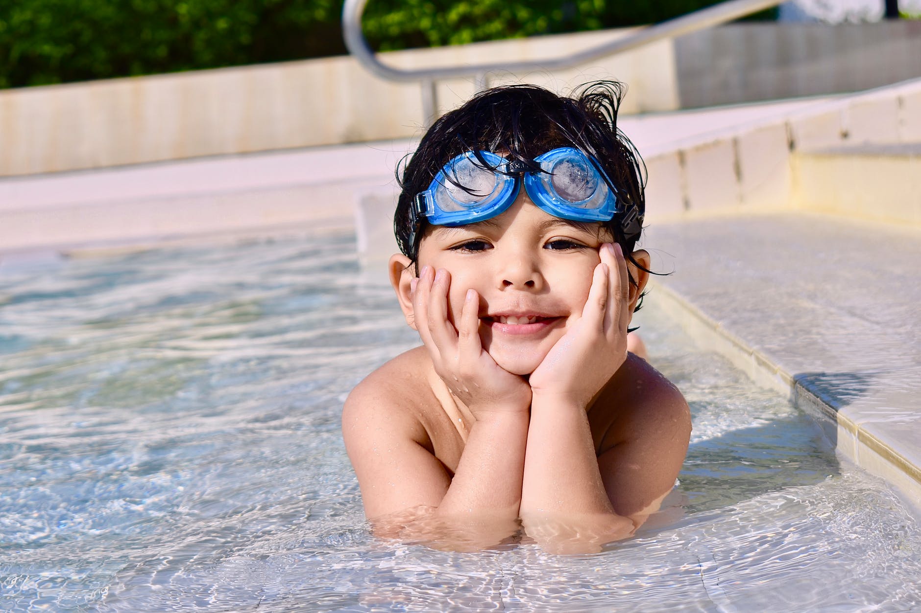 Go for a swim as a hot day family activity. 