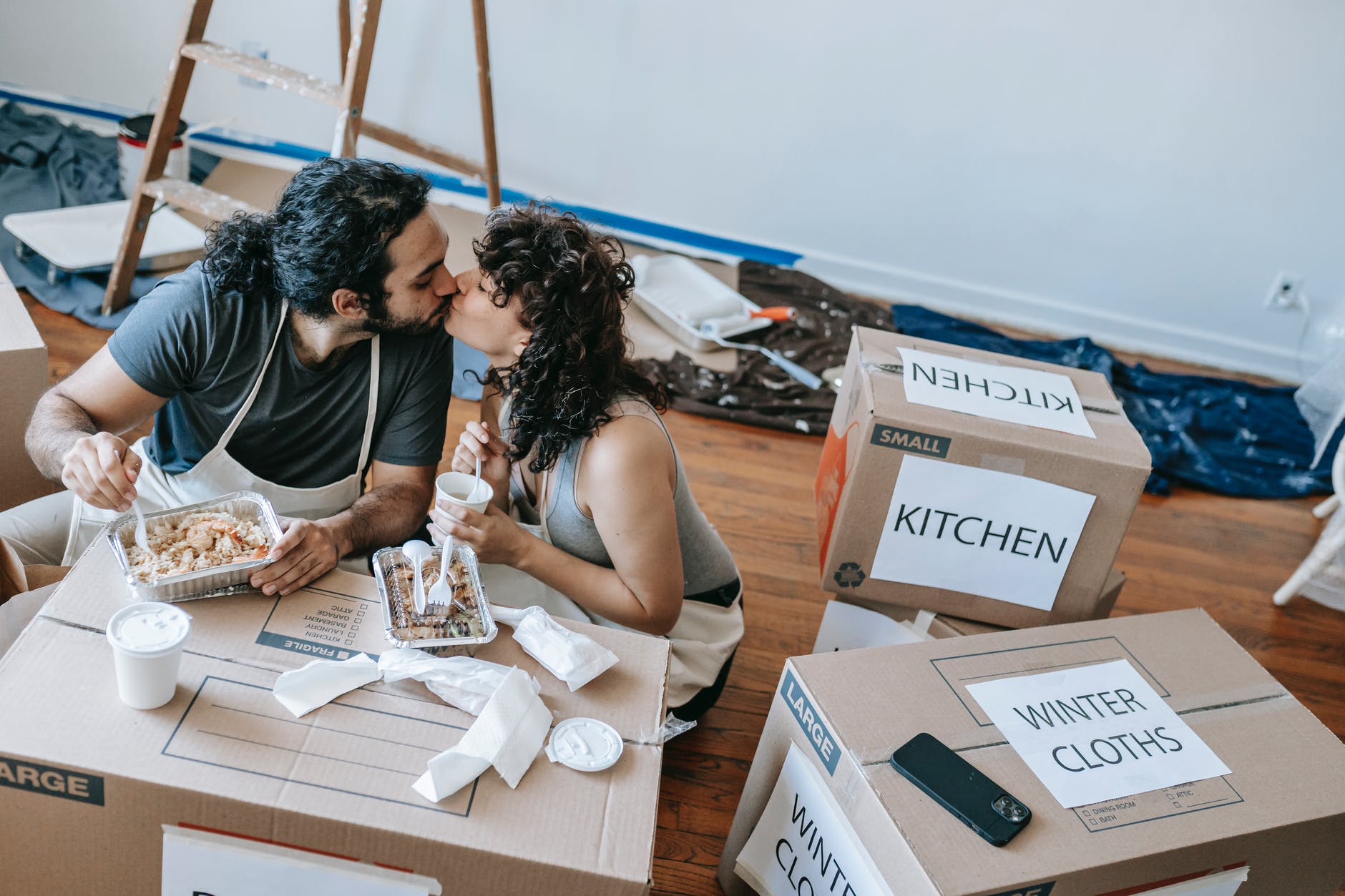 couple moving to new apartment