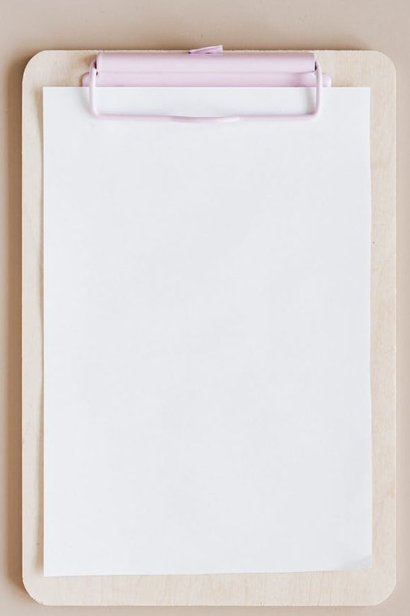 mockup of white clipboard with blank paper