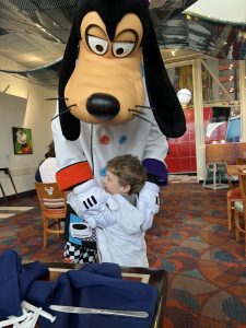 Goofy at Chef Mickey's