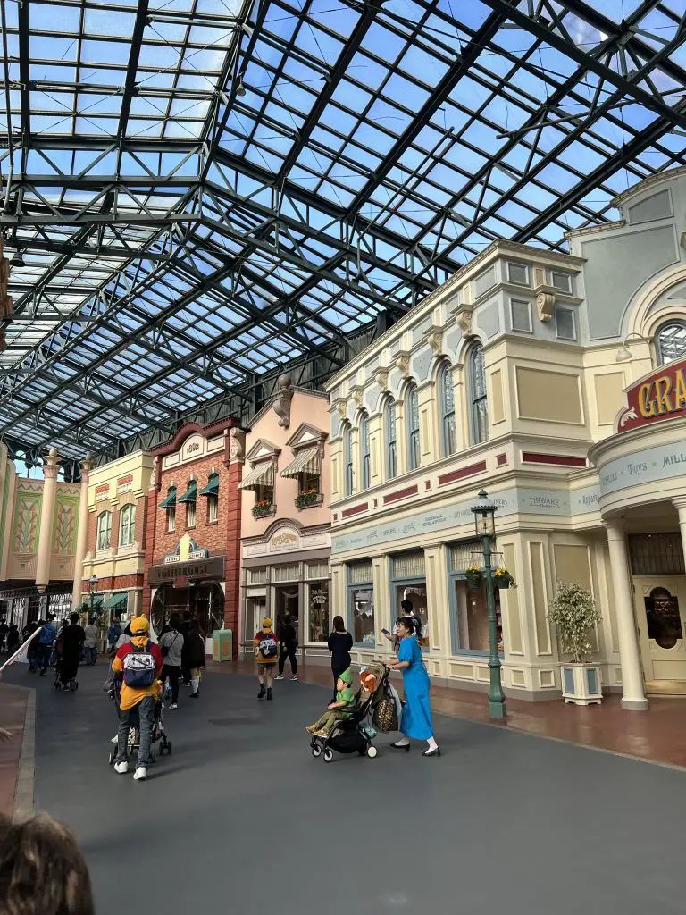 Covered Main Street Disneyland Tokyo